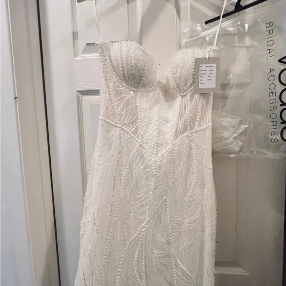 Ivory Corset Sleeveless Sweetheart Wedding GownBrand New
